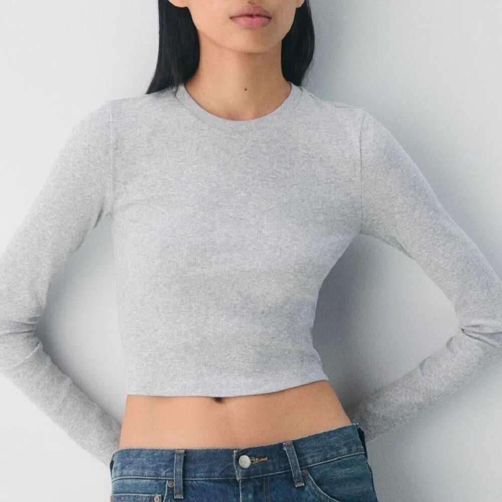 ARITIZIA TNA Gray Waffle Weave Cropped Long Sleeve Top Small EXCELLENT